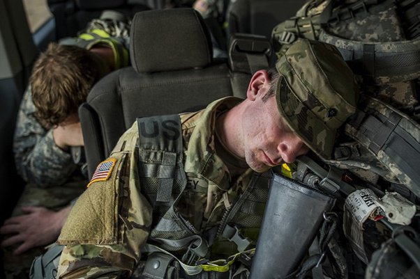 Cómo dormirse en dos minutos según la Marina de Estados Unidos